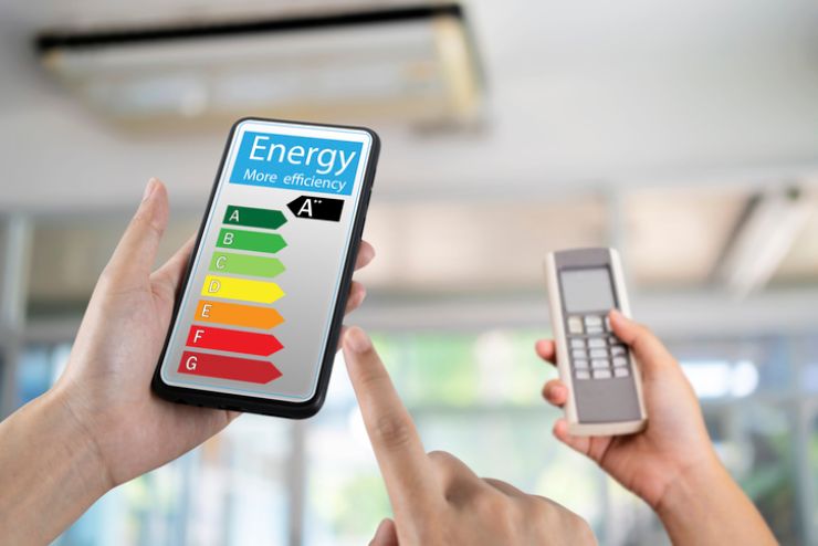 Smartphone, app per efficienza energetica in casa